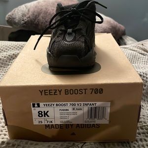 Used infant yeezy size 8